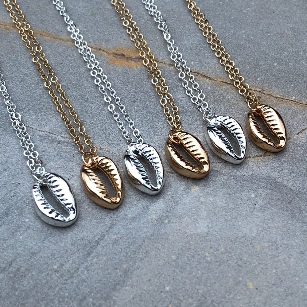Silver Tone Cowrie Shell Pendant Necklace - Picture 8 of 8